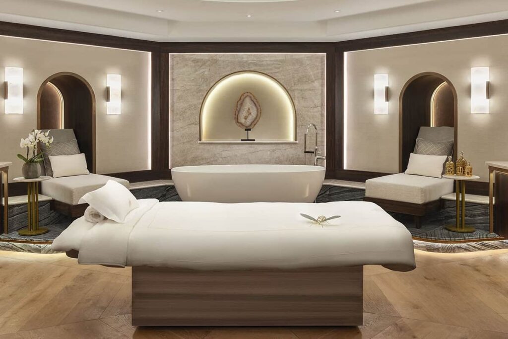 Электрический массажный стол Kangmei используется в spa